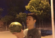 娱乐吃瓜酱男生身高,娱乐吃瓜酱男生，究竟有多高？